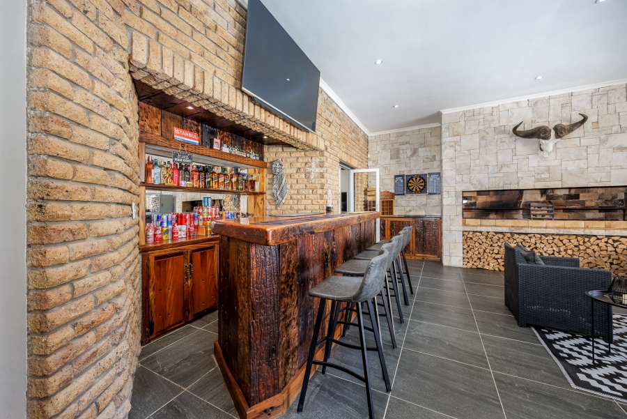 4 Bedroom Property for Sale in Vierlanden Western Cape